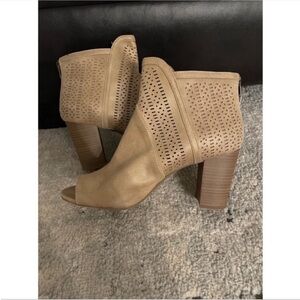 American Eagle Outfitters Tan Ankle Booties with Block Heel